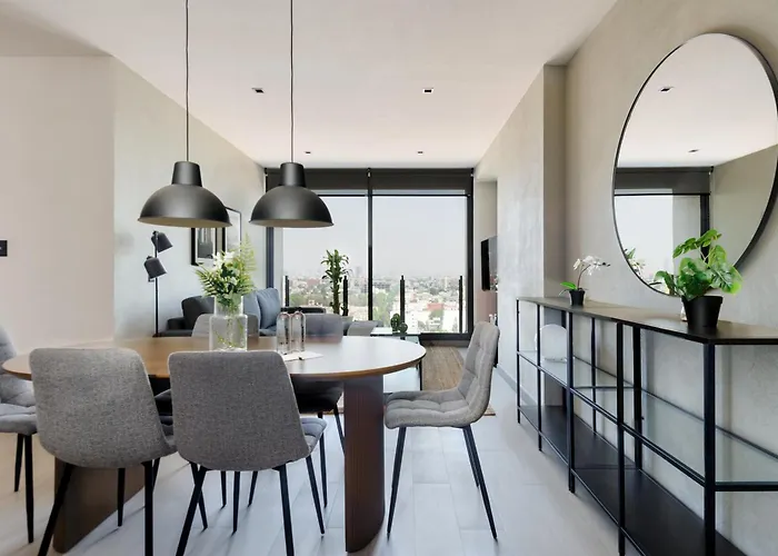 Modern Living In Be Grand Del Valle Apartamento